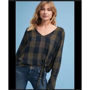 Anthropologie Cloth & Stone Knotted High-Low Shirt size M plaid